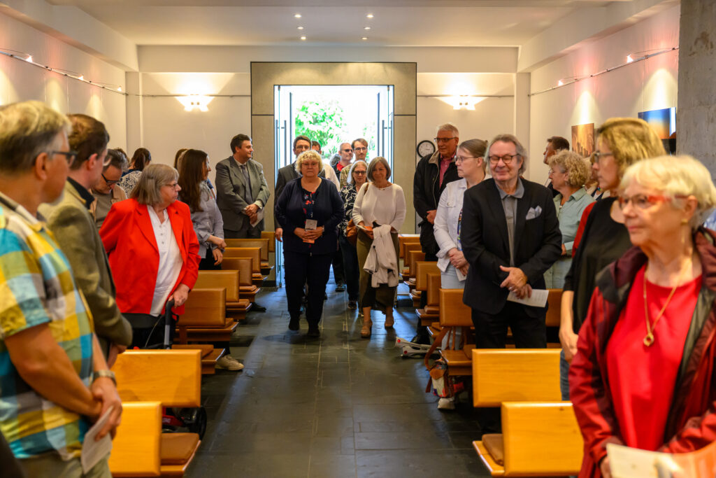 „Nicht du trägst die Wurzel, sondern die Wurzel trägt dich.“ (Römer 11,18)