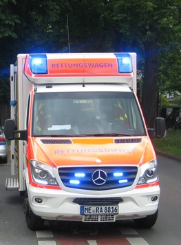 POL-ME: Zweiradfahrer bei Unfall schwer verletzt (Monheim) -2506124-