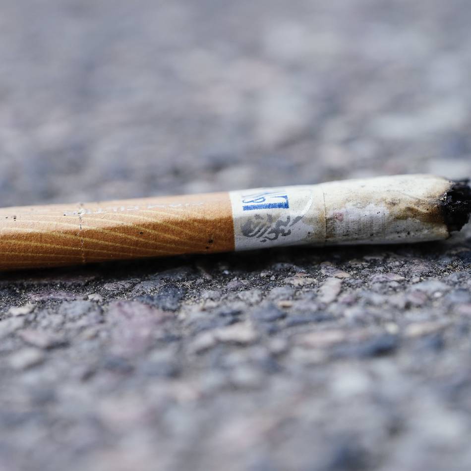 Probleme mit Zigarettenkippen in Hilden und Haan: Viel Ärger um achtlos weggeworfene Zigarettenkippen