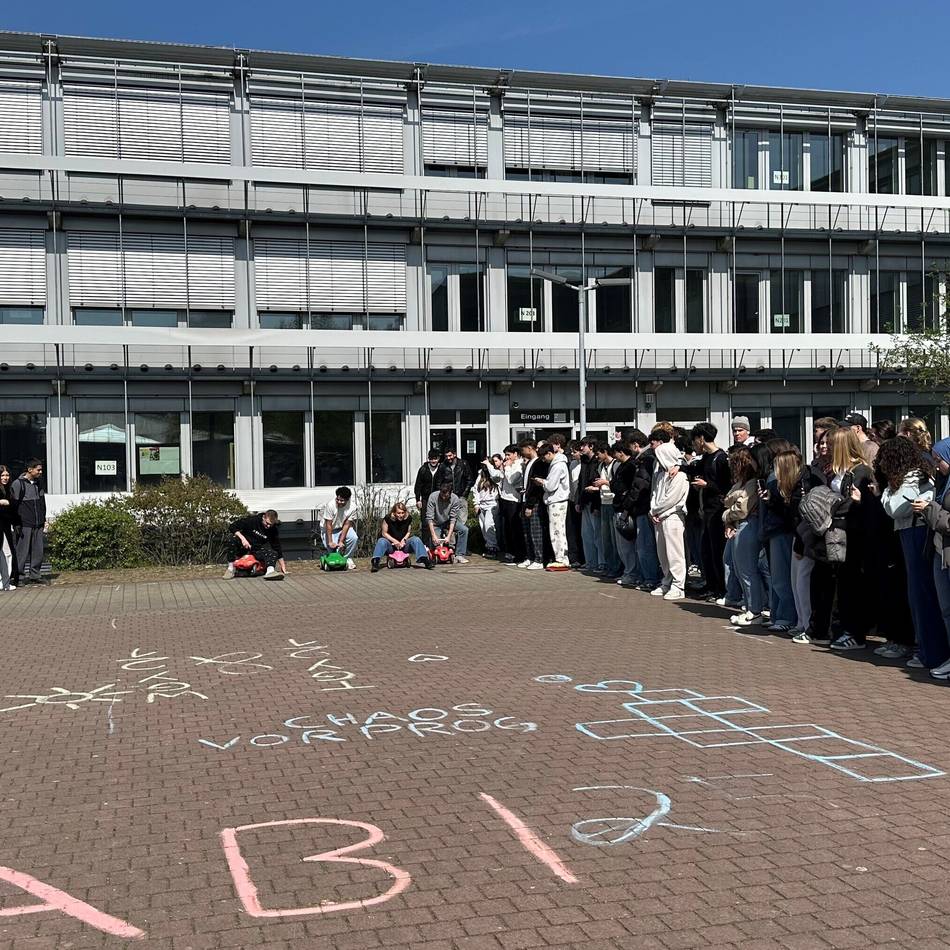 Schullandschaft in Hilden: Berufskolleg – Physiksaal wird zur Caféteria