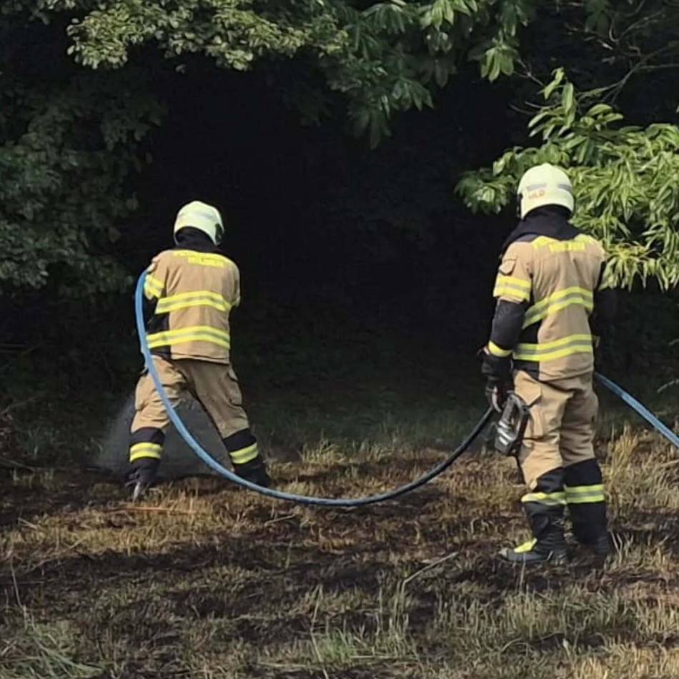 Einsatz für die Feuerwehr Hilden: Flächenbrand an der Gerresheimer Straße in Hilden