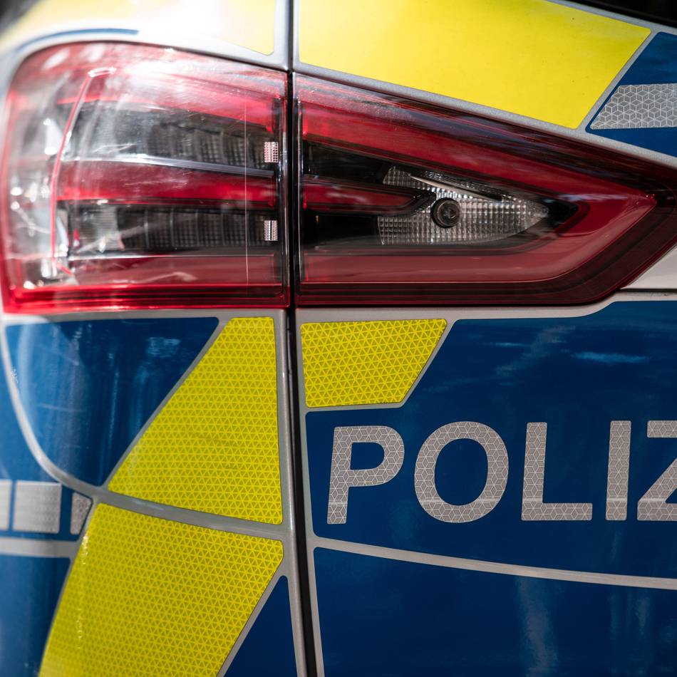 Mit einer Schusswaffe: Bewaffneter Überfall auf Senioren in Hilden