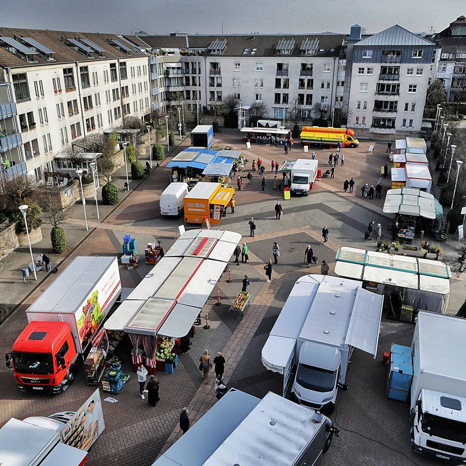 Aktion auf dem Wochenmarkt: Stadt bietet Senioren nützliche Infos