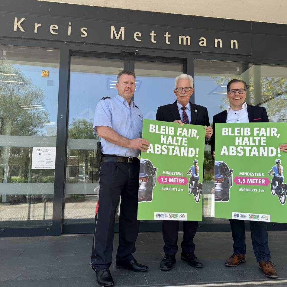 Kontrollen für mehr Sicherheit von Radfahrern: Die meisten Autofahrer halten Abstand