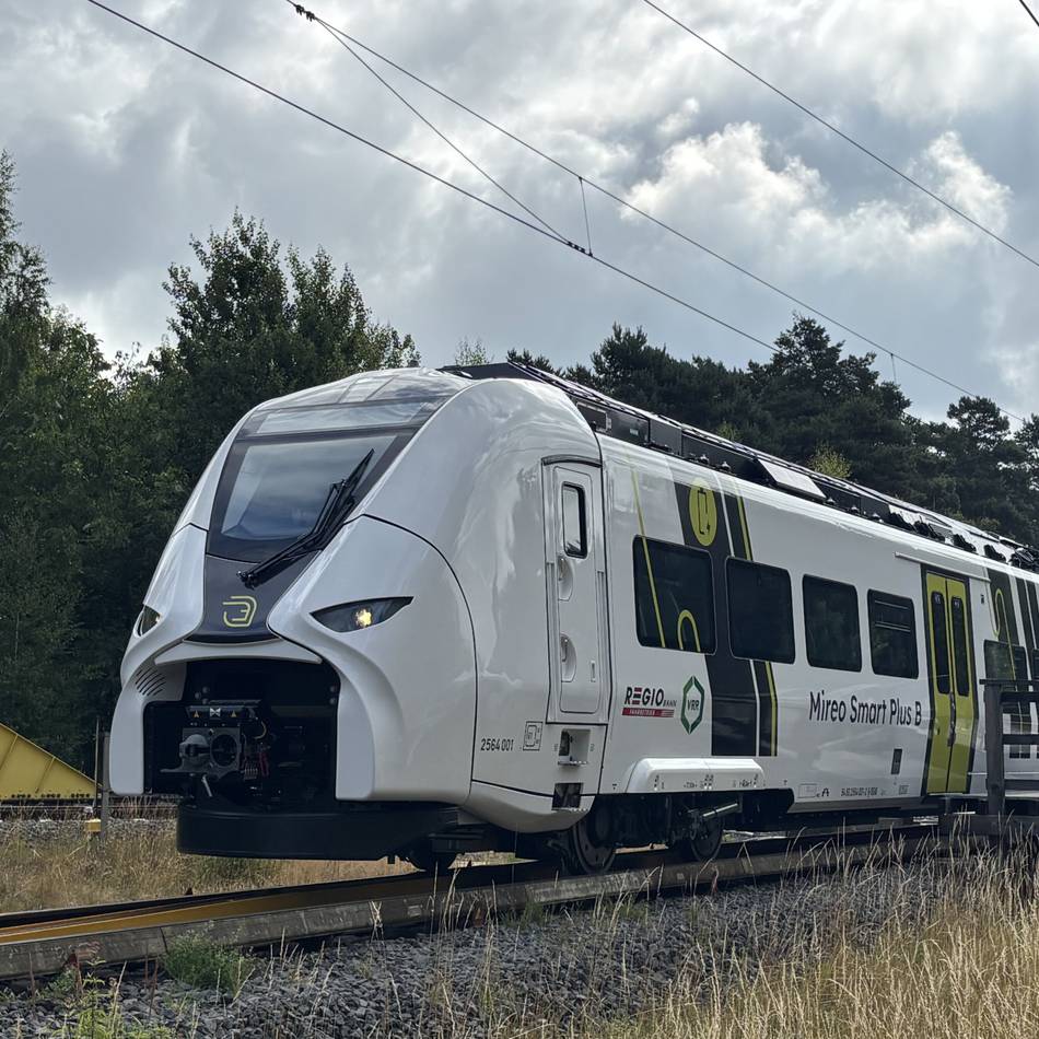 Testfahrt in Wegberg: So fährt sich der neue batteriebetriebene Zug von Regiobahn und VRR