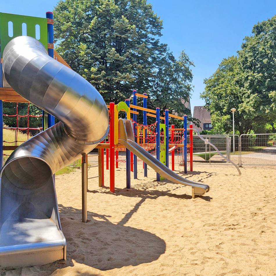 Kletterspaß in Hilden: Spielplatz „Am Eichelkamp“ nach Brand wieder einsatzbereit