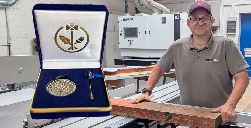 Herz fürs Handwerk: Schreiner Matthias Wittke feiert silbernes Betriebsjubiläum bei BeulenPlus