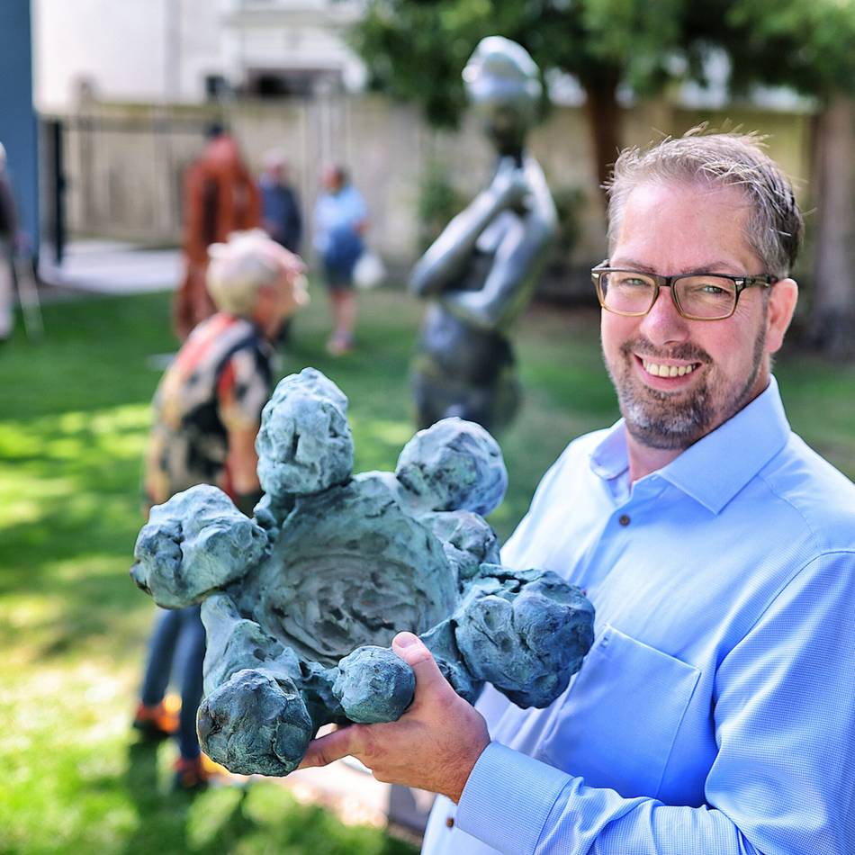 Neuer Kunst-Ort in Hilden: Brelohs „Lebensgrößen“ in der „Apotheke“