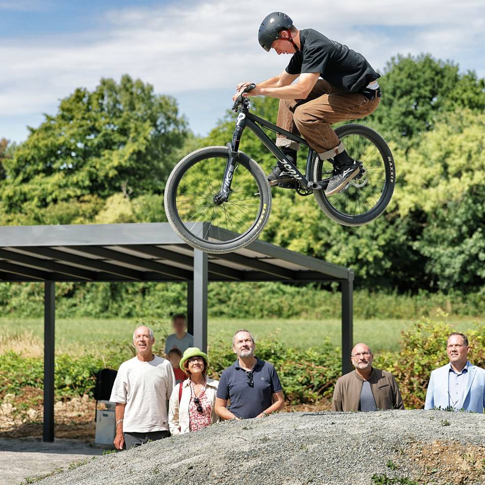 Voll im Trend: Hildener Dirtbiker feiern modernisierte Anlage
