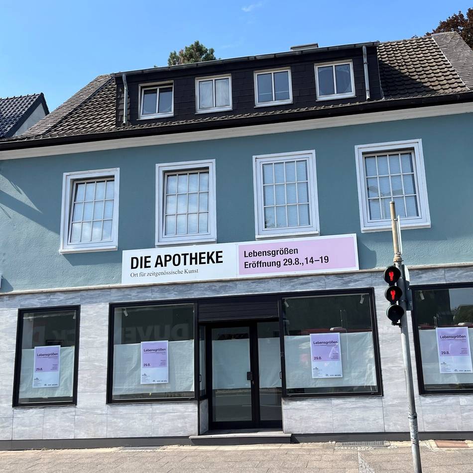 Der Showroom Heinz Breloh wird zum Ort für zeitgenössische Kunst: Auf eine Tasse Kaffee in „Die Apotheke“