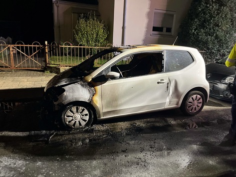 POL-ME: VW Up gleich zweimal in Brand gesetzt – 2510014