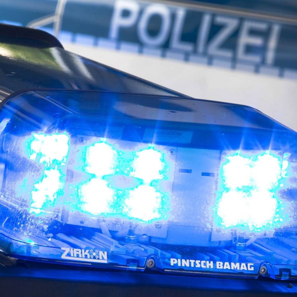 Schäden in vierstelliger Höhe: Polizei in Hilden sucht Unfallflüchtige